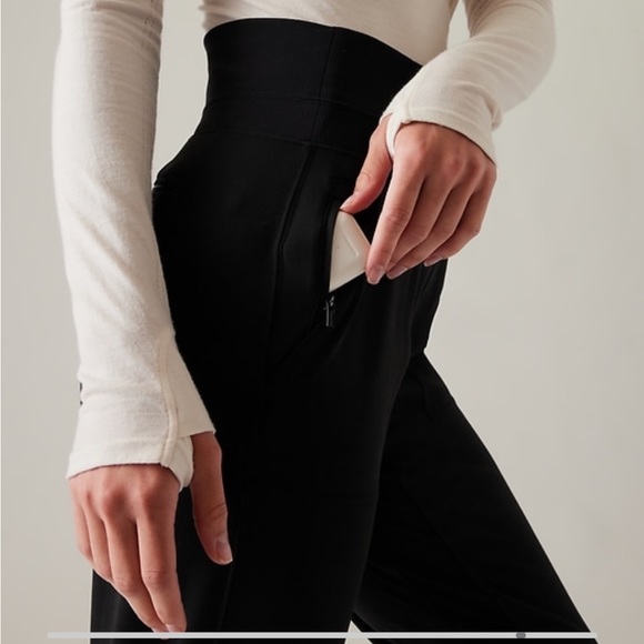 Athleta Venice HIGH RISE Jogger // Black #597888 - Picture 5 of 16